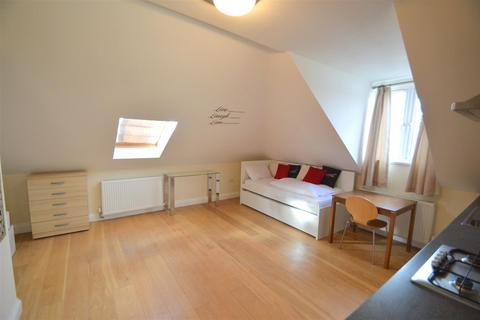 Studio to rent, Salcombe Gardens, Mill Hill, NW7