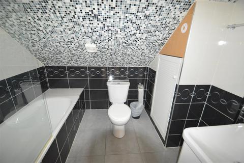 Studio to rent, Salcombe Gardens, Mill Hill, NW7