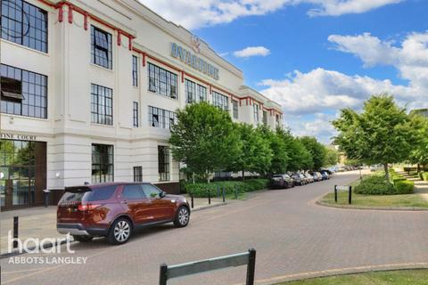 2 bedroom flat for sale, Ovaltine Drive, Kings Langley