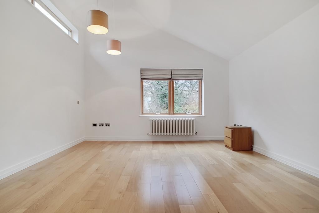 16 Master Bedroom 10
