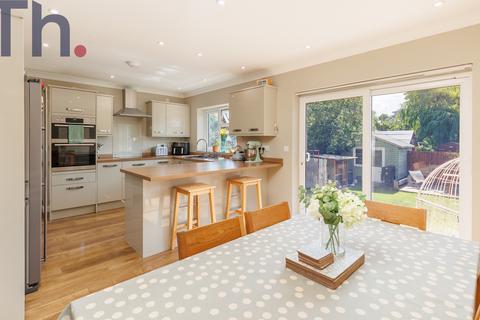 undefined, Newport PO30