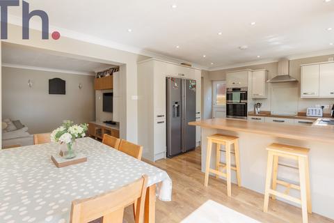 undefined, Newport PO30