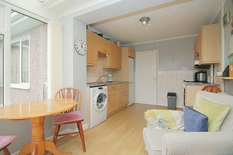 2 bedroom bungalow for sale, Chat Hill Road, Thornton, Bradford, BD13