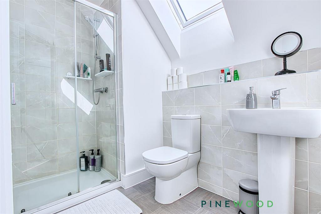 Ensuite shower room