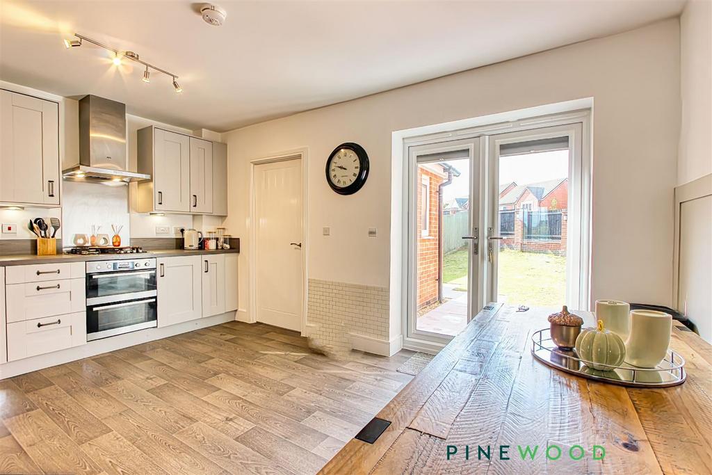 Kitchen diner