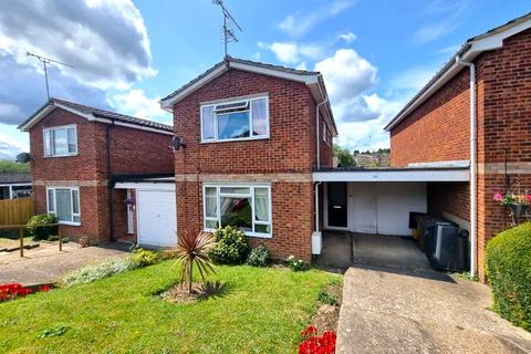 3 bedroom link detached house for sale