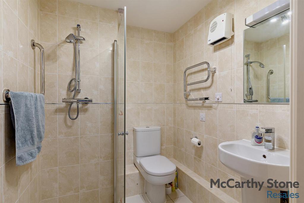 Shower Room: