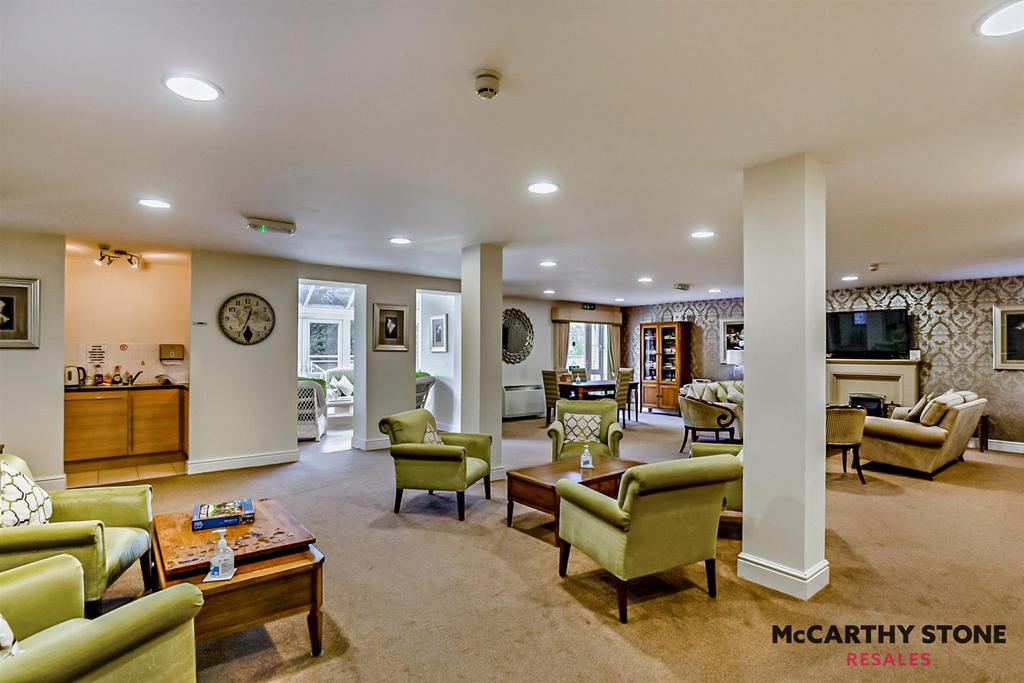 Homeowners Lounge