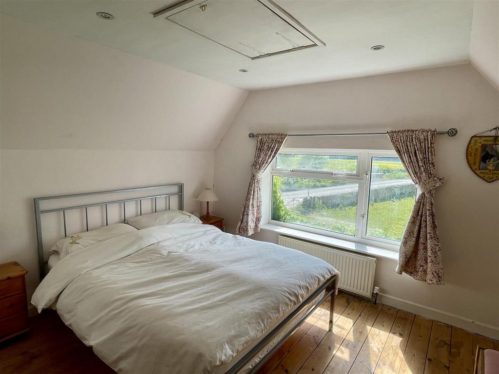 Bedroom 2.JPEG