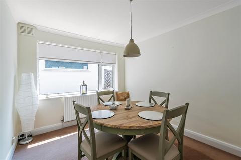 undefined, WEST FARM CLOSE, ASHTEAD, KT21