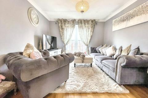 1 bedroom flat for sale, Kittiwake Court, Stowmarket, IP14