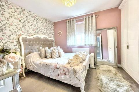 1 bedroom flat for sale, Kittiwake Court, Stowmarket, IP14