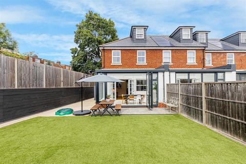 5 Accommodation Road, Barnet, EN4 8FT