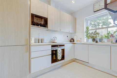 5 Accommodation Road, Barnet, EN4 8FT