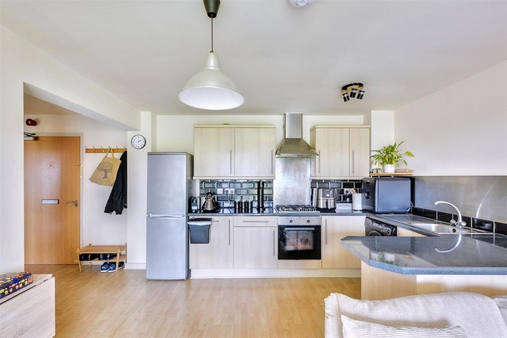 Kitchen 2.jpeg