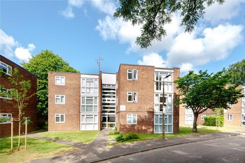 Alexander Close, Twickenham