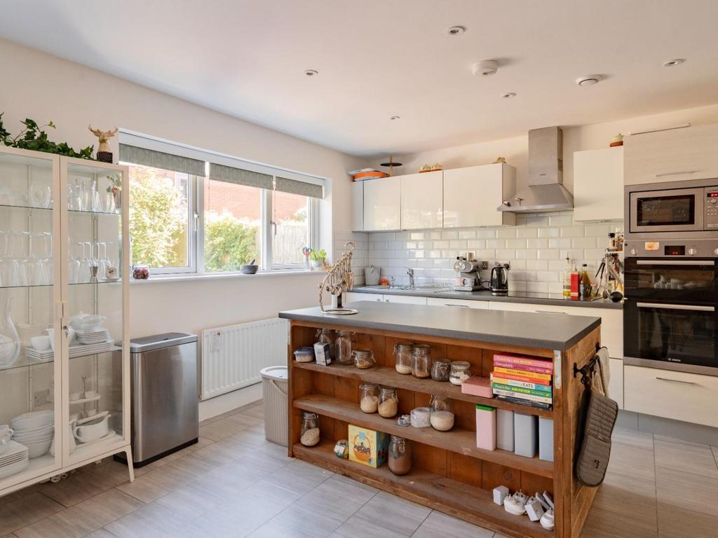 Kitchen/Dining