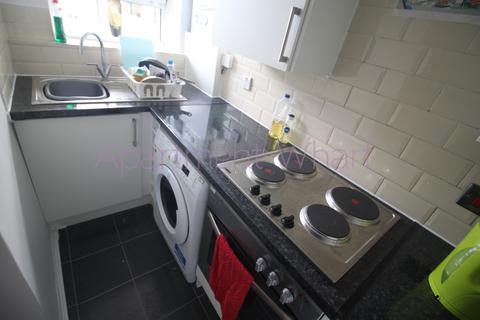 1 bedroom in a flat share to rent, Grenada House Limehouse Causeway    (Westferry ), London, E14