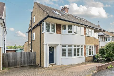 17 Cheyne Hill, Surbiton, KT5 8BL