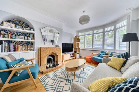 17 Cheyne Hill, Surbiton, KT5 8BL
