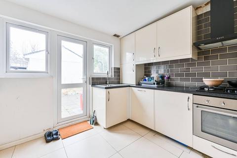 6 bedroom end of terrace house to rent, Manor Farm Road, Alperton, Wembley, HA0