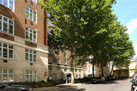 Chesterfield Gardens, London, W1J