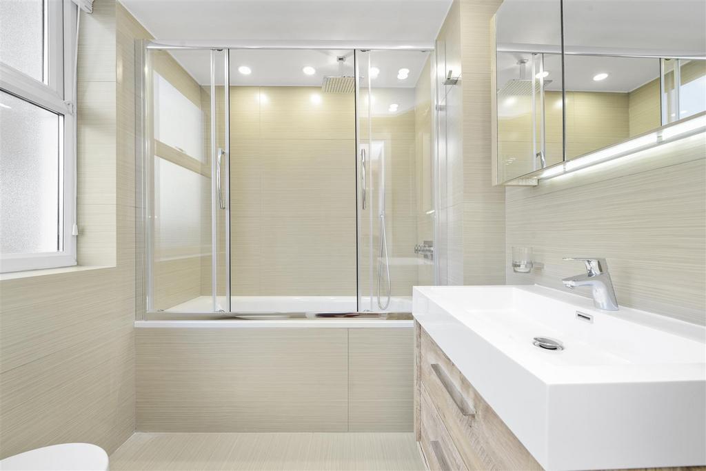 75 BC Bathroom 2.jpg