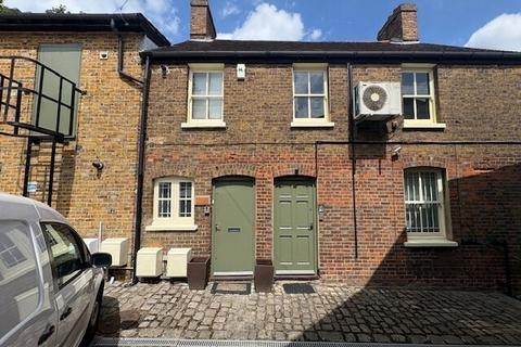 Industrial unit to rent, Buckland Rd Maidstone ME16 0DZ