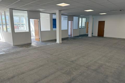 Distribution warehouse to rent, Brunswick Rd Ashford TN23 1EL