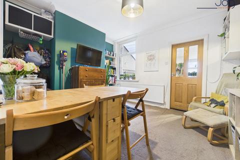 30 Avondale Road, Lancaster, LA1 4BY