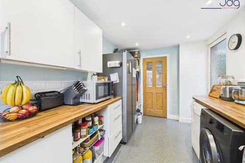 30 Avondale Road, Lancaster, LA1 4BY