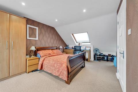 135 Dumbreck Road, London, SE9 1RF