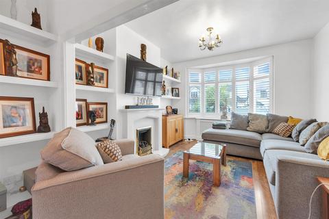 135 Dumbreck Road, London, SE9 1RF
