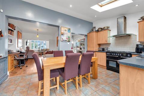 135 Dumbreck Road, London, SE9 1RF