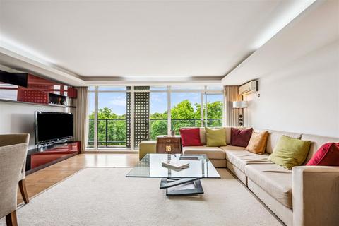 3 bedroom flat to rent, Hyde Park Gate, London, SW7