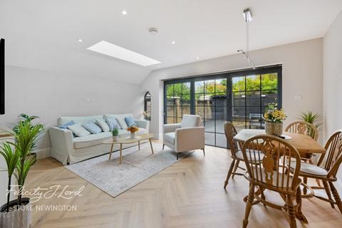 4 bedroom apartment to rent, Brooke Road, LONDON