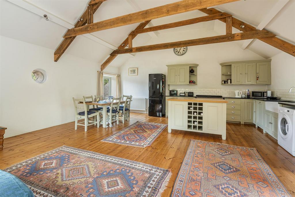 Kitchen dining