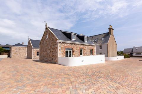 2 bedroom detached house for sale, The Granary, Heritage Farm, St Clement