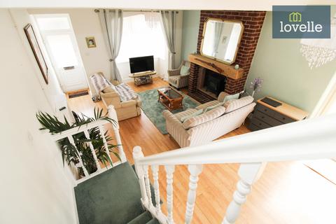 3 bedroom end of terrace house for sale, Roberts Street, Grimsby DN32