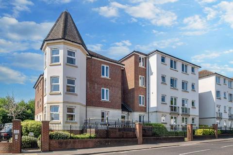 1 bedroom flat for sale, Flat 36 Kingsley Court, Windsor Way, Aldershot, Hampshire, GU11 1HZ