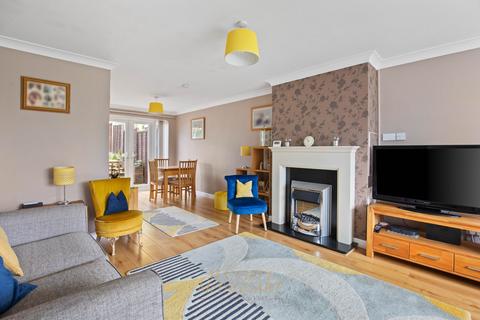 undefined, Ash Close, Crawley RH10