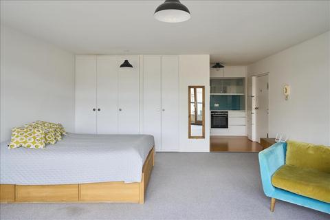 Studio for sale, John Trundle Court, Barbican, Lindsay, EC2Y