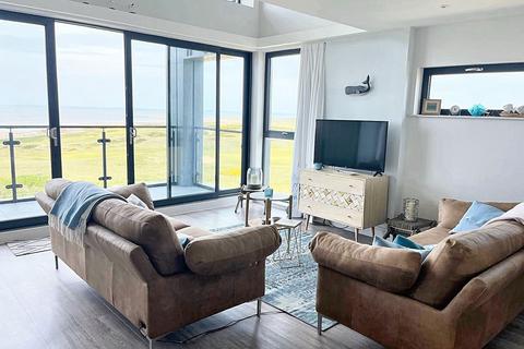 undefined, Rest Bay, Porthcawl, CF36