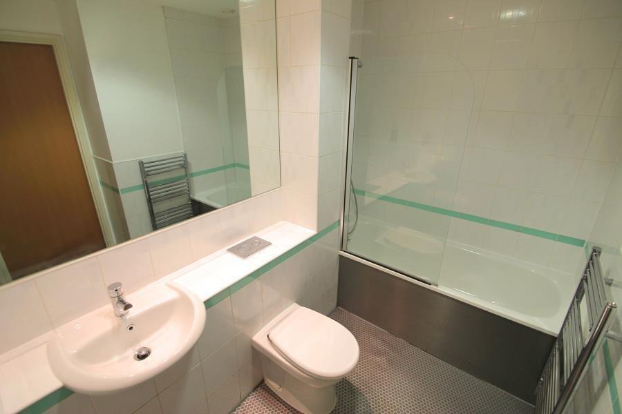Apartment in Nottinghamshire - View 5