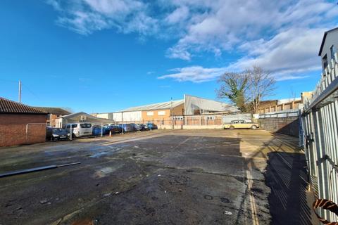 Retail property (high street) to rent, 11-15A Station Rd Yate BS37 5HT