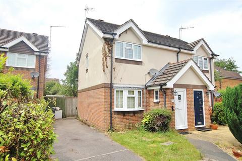 68 Bloomfield Close, Knaphill, Woking, GU21 2BN