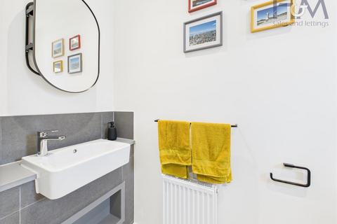 103 Stirling Close, Stevenage, SG2 8TG