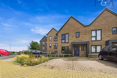 103 Stirling Close, Stevenage, SG2 8TG