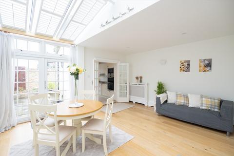 2 bedroom semi-detached house for sale, West Side Common, London, SW19