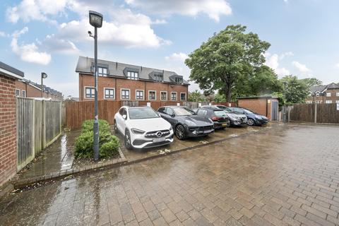 3 bedroom end of terrace house for sale, Hagden Lane, Watford, Hertfordshire